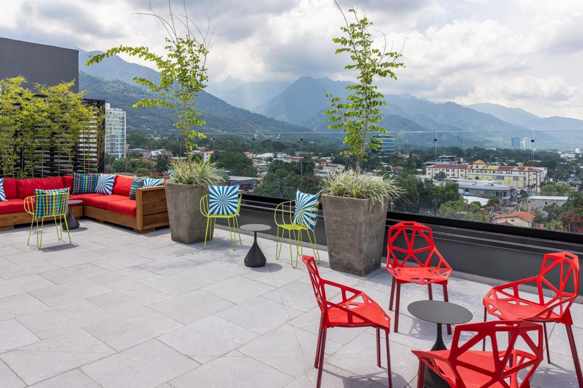 Hotel Aloft San Pedro Sula Esterno foto