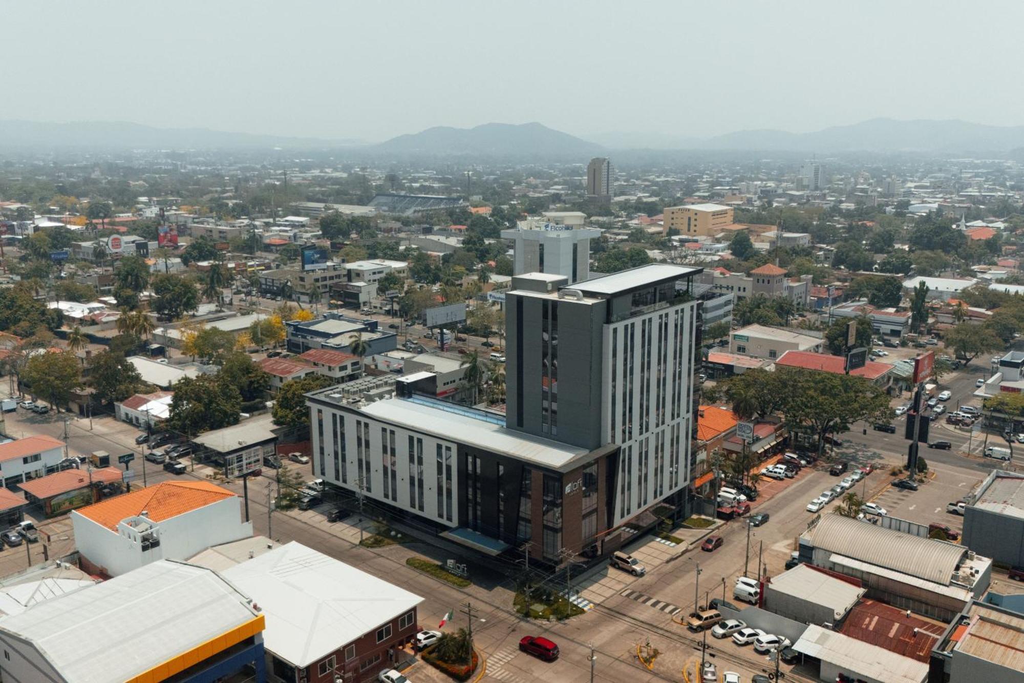 Hotel Aloft San Pedro Sula Esterno foto